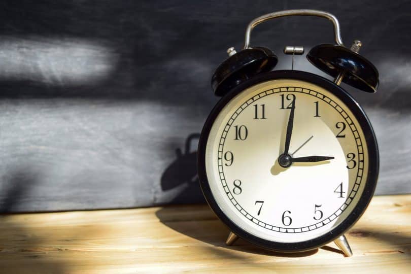 O Mistério Espiritual de Acordar às 3h da Manhã  - O que significa acordar às 3h da manhã? Neste artigo, vou explicar os principais motivos para isso acontecer, principalmente o seu psiquismo.